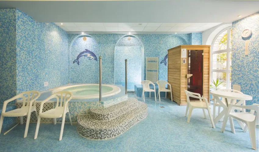 Kikelet Club Hotel Miskolctapolca - M�rcius 15. - teljes el�refizet�ssel (min. 3 �j)