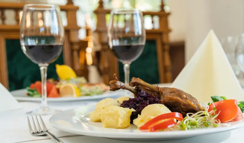 Kikelet Club Hotel Miskolctapolca - M�rcius 15. (min. 3 �j)