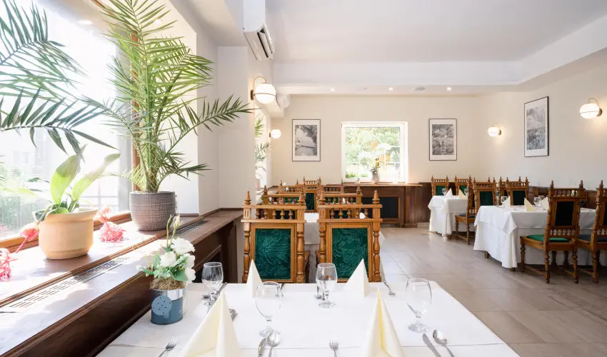 Kikelet Club Hotel Miskolctapolca - M�rcius 15. (min. 3 �j)