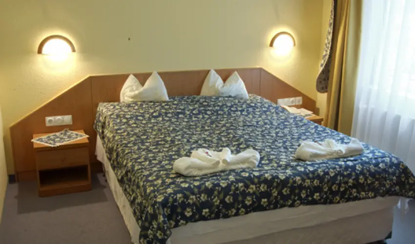 Kikelet Club Hotel Miskolctapolca - M�rcius 15. - teljes el�refizet�ssel (min. 3 �j)