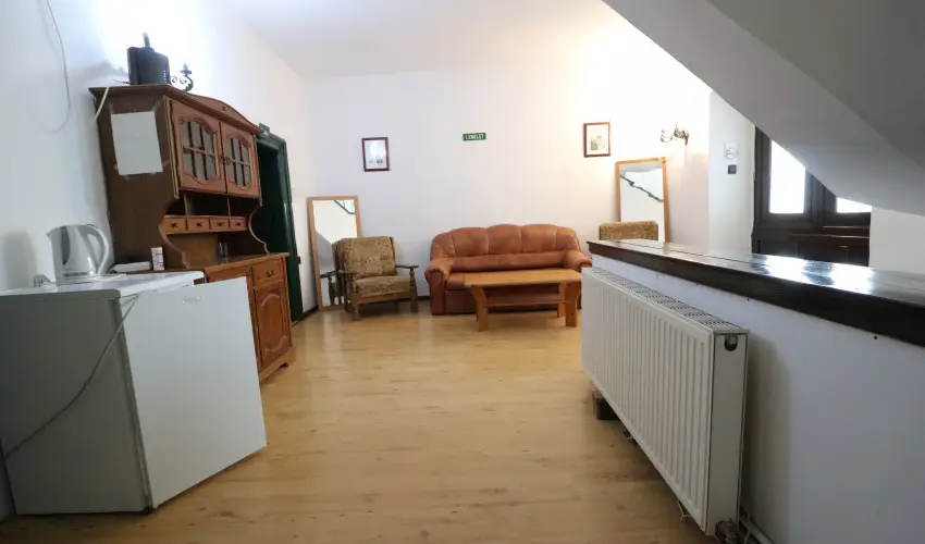 K�bor Macska Fogad� K�szeg - M�rcius 15.
