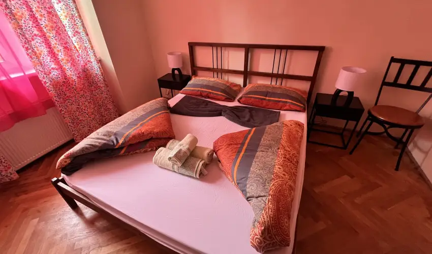 K�bor Macska Fogad� K�szeg - M�rcius 15.