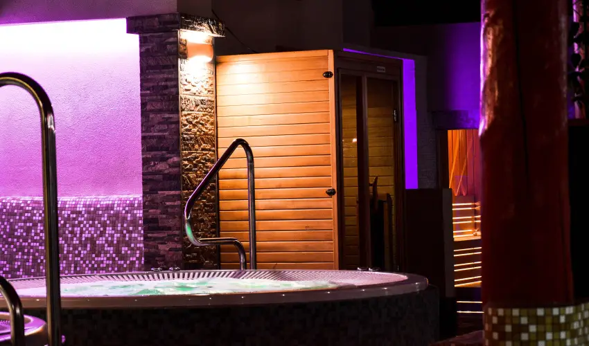 K�kapu Vad�szkast�ly �s Hotel & Apartments Nagyhuta - M�rcius 15.