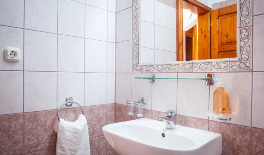 K�kapu Vad�szkast�ly �s Hotel & Apartments Nagyhuta - M�rcius 15.