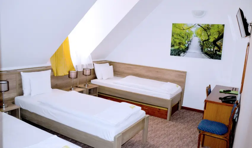 K�kapu Vad�szkast�ly �s Hotel & Apartments Nagyhuta - M�rcius 15.