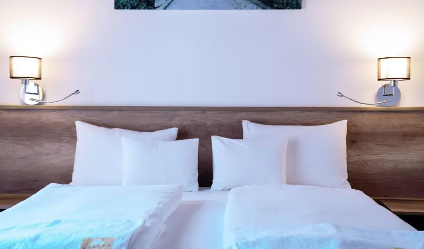 K�kapu Vad�szkast�ly �s Hotel & Apartments Nagyhuta - M�rcius 15.