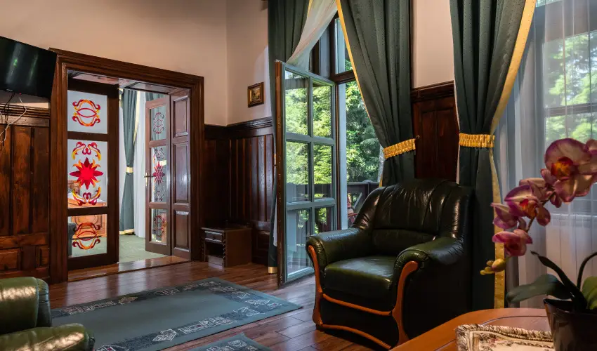 K�kapu Vad�szkast�ly �s Hotel & Apartments Nagyhuta - M�rcius 15.