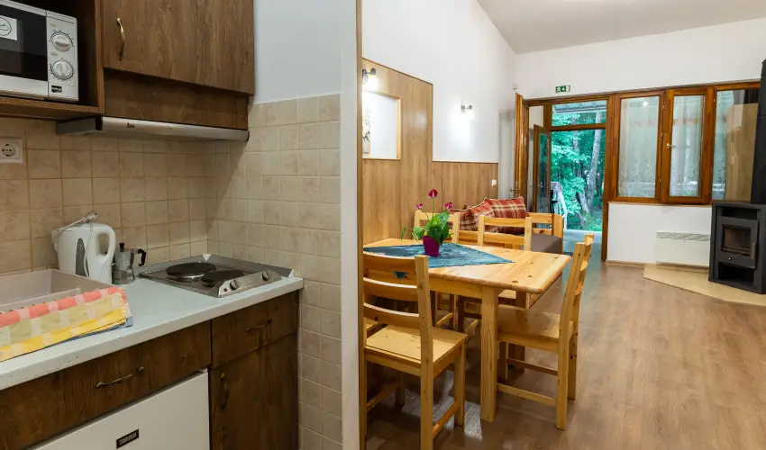 K�kapu Vad�szkast�ly �s Hotel & Apartments Nagyhuta - M�rcius 15.