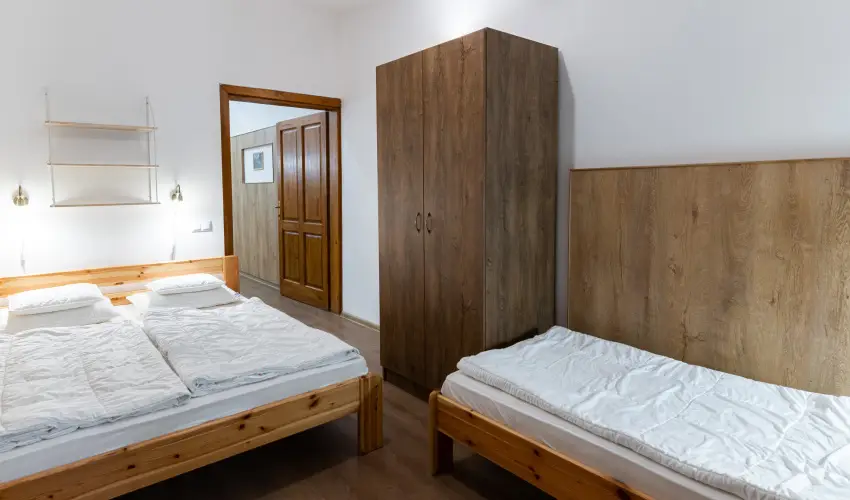 K�kapu Vad�szkast�ly �s Hotel & Apartments Nagyhuta - M�rcius 15.