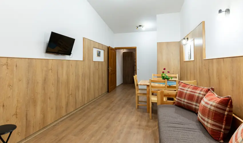 K�kapu Vad�szkast�ly �s Hotel & Apartments Nagyhuta - M�rcius 15.