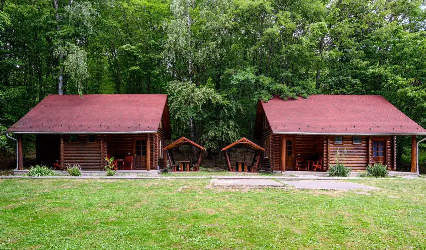 K�kapu Vad�szkast�ly �s Hotel & Apartments Nagyhuta - M�rcius 15.