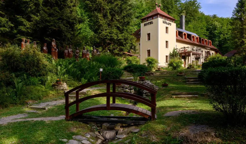 K�kapu Vad�szkast�ly �s Hotel & Apartments Nagyhuta - M�rcius 15.