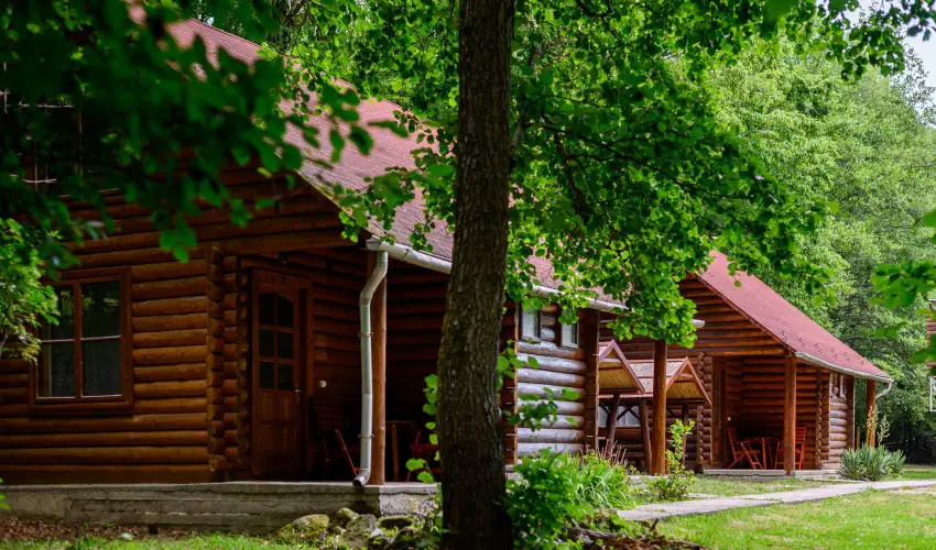 K�kapu Vad�szkast�ly �s Hotel & Apartments Nagyhuta - M�rcius 15.