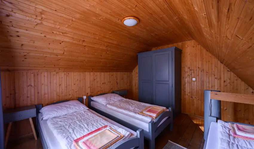 K�kapu Vad�szkast�ly �s Hotel & Apartments Nagyhuta - M�rcius 15.
