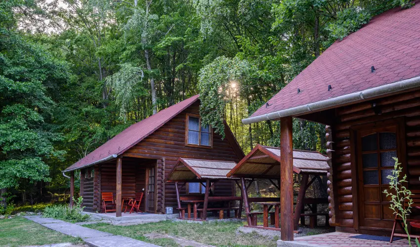 K�kapu Vad�szkast�ly �s Hotel & Apartments Nagyhuta - M�rcius 15.