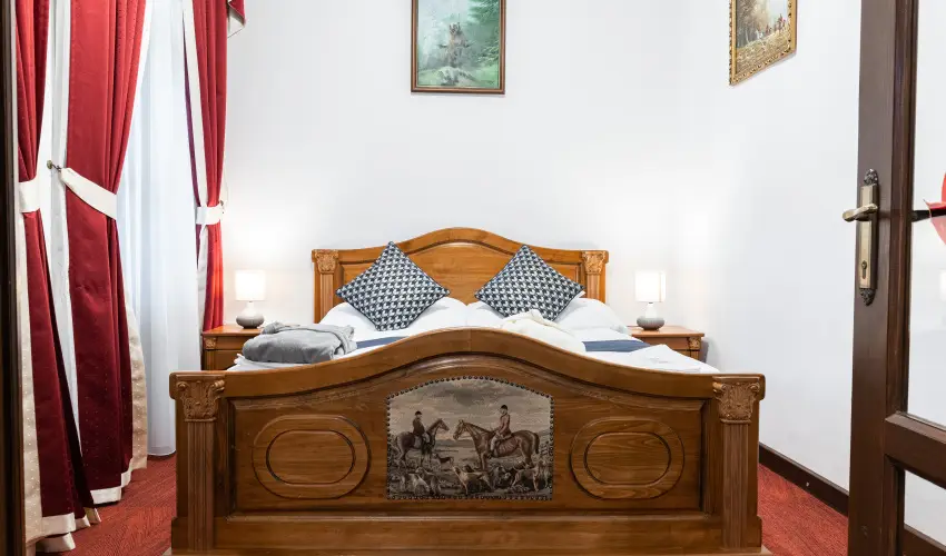K�kapu Vad�szkast�ly �s Hotel & Apartments Nagyhuta - M�rcius 15.