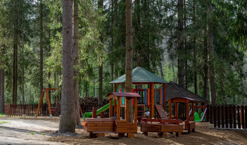 K�kapu Vad�szkast�ly �s Hotel & Apartments Nagyhuta - M�rcius 15.