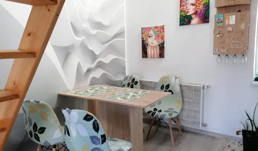 K�kert Pihen�h�z K�szeg - M�rcius 15. (min. 2 �j)