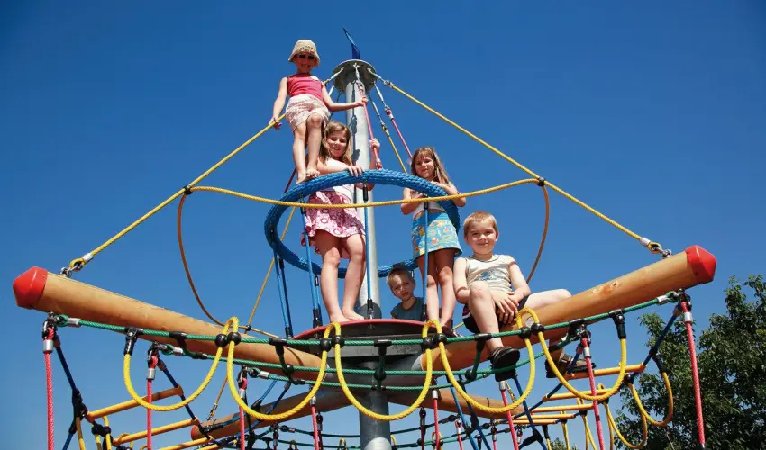 Kolping Family Resort Als�p�hok - M�rcius 15. (min. 3 �j)