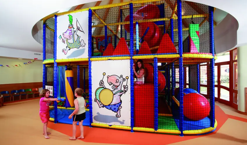 Kolping Family Resort Als�p�hok - M�rcius 15. (min. 3 �j)