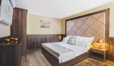 Koml� Hotel Gyula