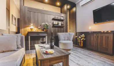 Koml� Hotel Gyula