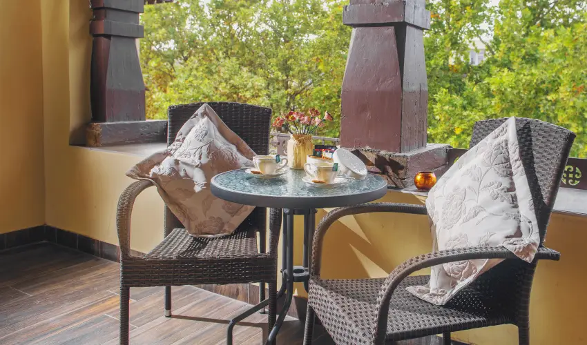 Koml� Hotel Gyula - M�rcius 15. 