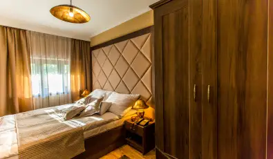 Koml� Hotel Gyula