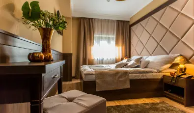 Koml� Hotel Gyula
