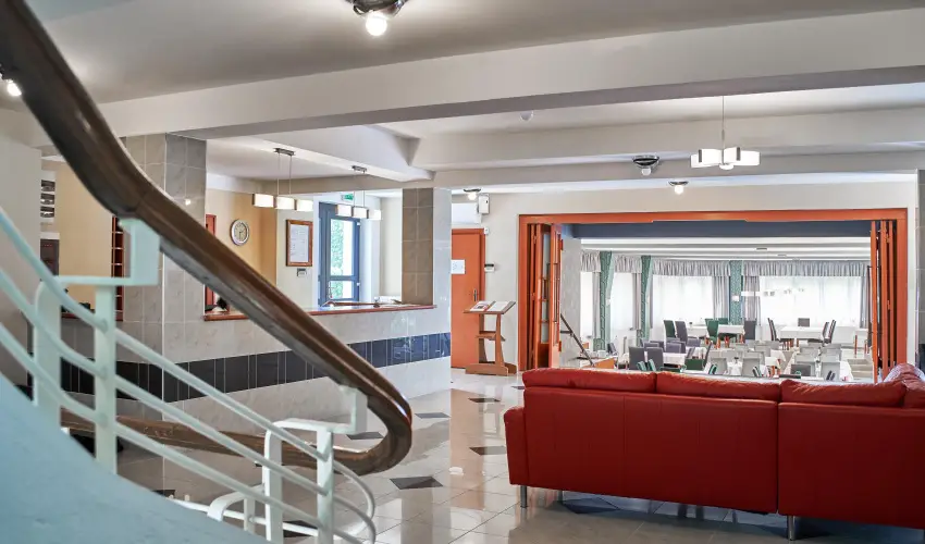 Korona Hotel Hark�ny Hark�ny - M�rcius 15.