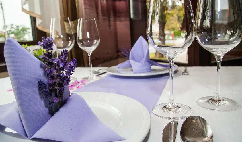 Korona Panzi� �s �tterem H�v�z - M�rcius 15. - teljes el�refizet�ssel (min. 2 �j)