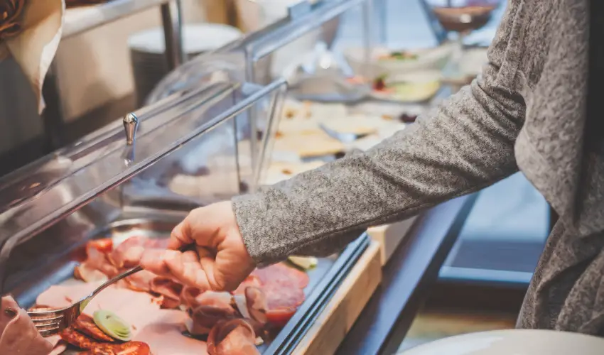 Korona Panzi� �s �tterem H�v�z - M�rcius 15. - teljes el�refizet�ssel (min. 2 �j)