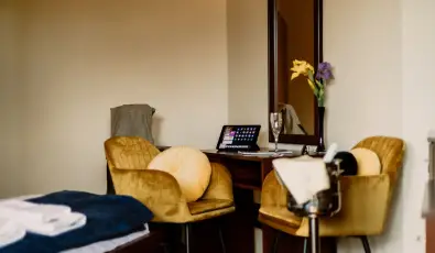 Korona Panzi� �s �tterem H�v�z