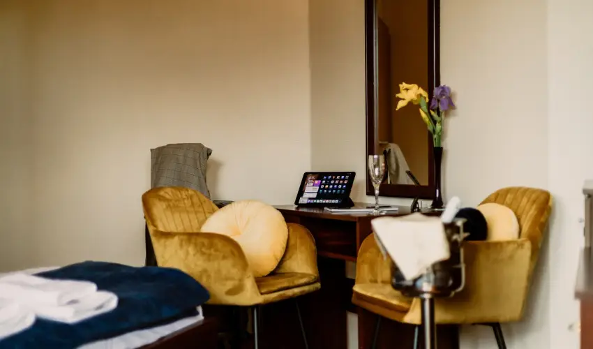 Korona Panzi� �s �tterem H�v�z - M�rcius 15. - teljes el�refizet�ssel (min. 2 �j)