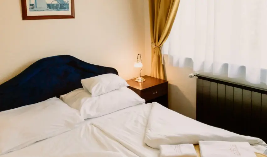 Korona Panzi� �s �tterem H�v�z - M�rcius 15. - teljes el�refizet�ssel (min. 2 �j)