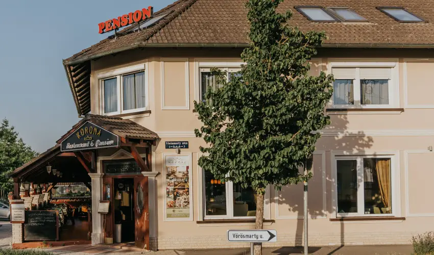 Korona Panzi� �s �tterem H�v�z - M�rcius 15. - teljes el�refizet�ssel (min. 2 �j)