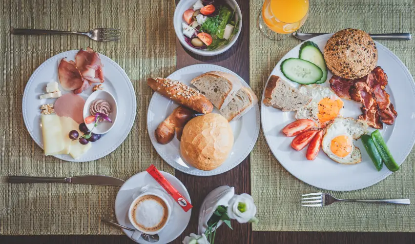 Korona Panzi� �s �tterem H�v�z - M�rcius 15. - teljes el�refizet�ssel (min. 2 �j)