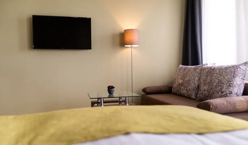 Krist�ly Hotel Konferencia & Wellness Ajka - M�rcius 15. 