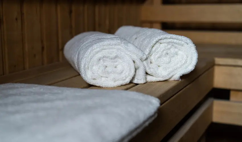 Krist�ly Hotel Konferencia & Wellness Ajka - M�rcius 15. 