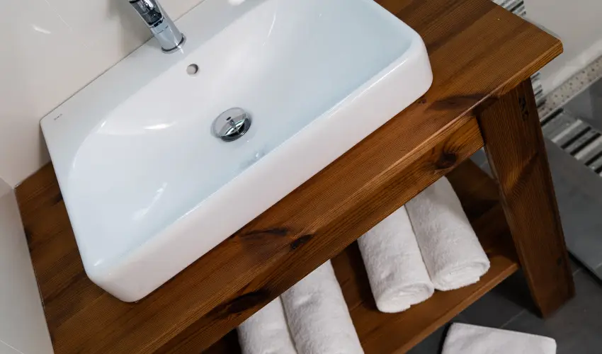 Krist�ly Hotel Konferencia & Wellness Ajka - M�rcius 15. 
