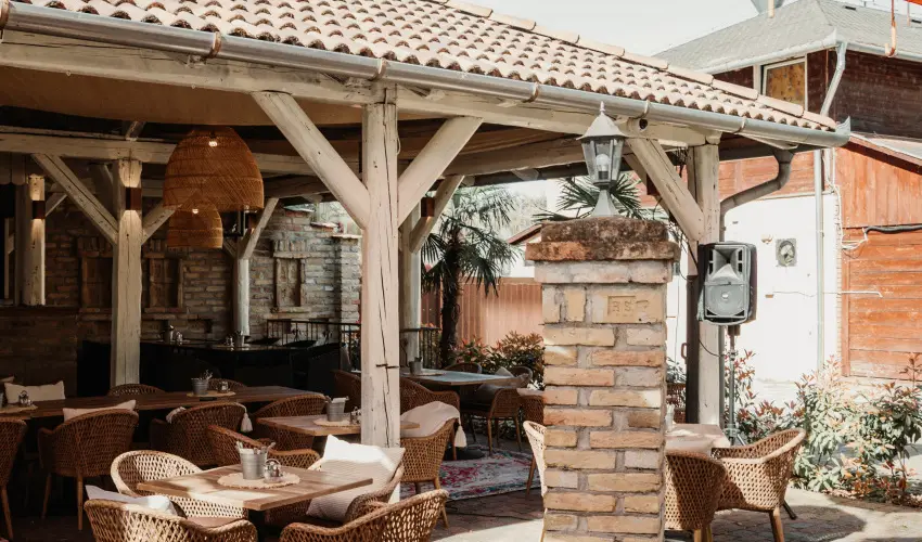 La Riva Hotel Si�fok - M�rcius 15.