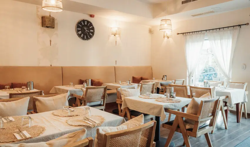 La Riva Hotel Si�fok - M�rcius 15.