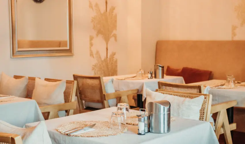 La Riva Hotel Si�fok - M�rcius 15.