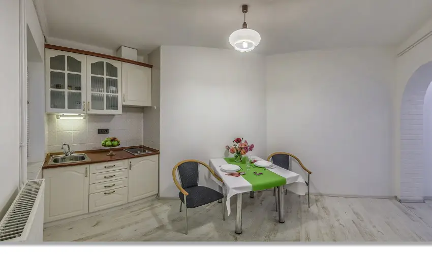 Laky Villa Zalakaros - M�rcius 15. (min. 2 �j)