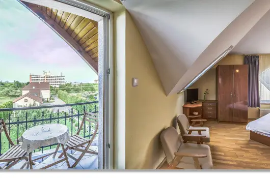 Laky Villa - M�rcius 15. (min. 2 �j)