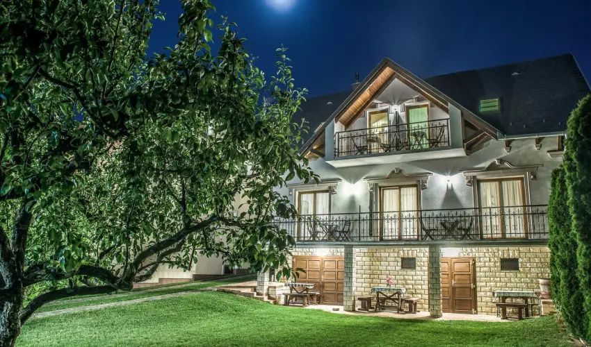 Laky Villa Zalakaros - M�rcius 15. (min. 2 �j)