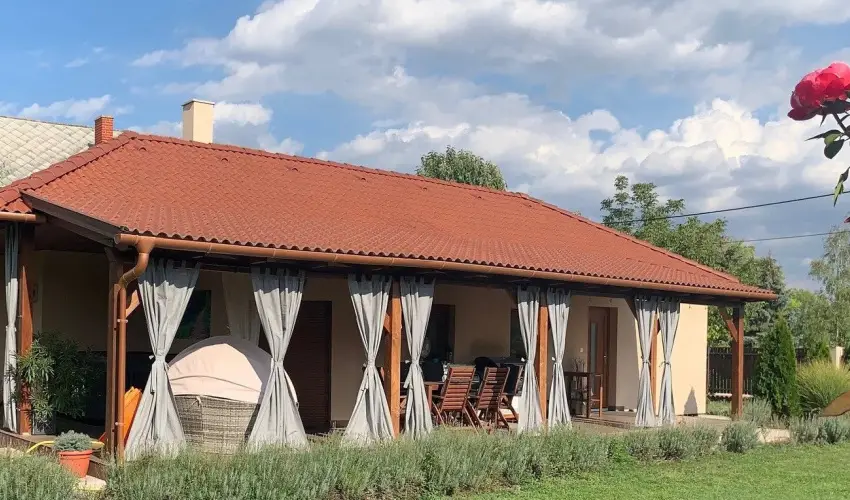 Levendul�s H�z Balatonf�kaj�r - M�rcius 15. (min. 2 �j)