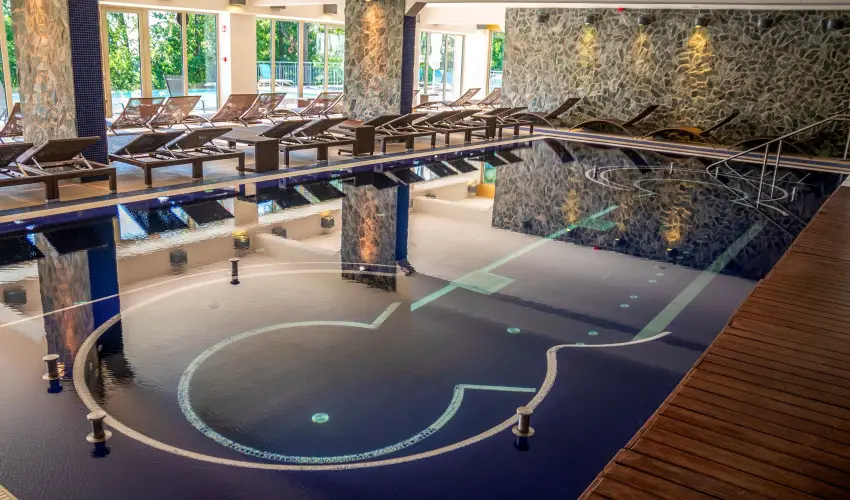 Lifestyle Hotel M�tra M�trah�za - M�rcius 15. (min. 2 �j)