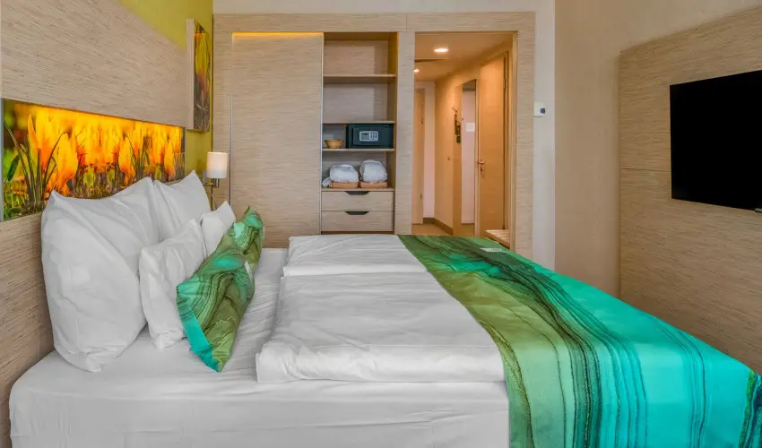 Lifestyle Hotel M�tra M�trah�za - M�rcius 15. (min. 2 �j)