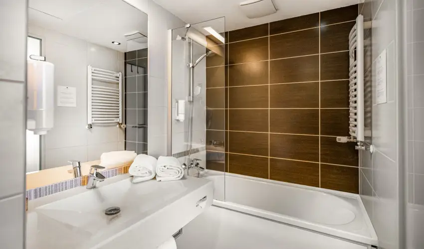 Lifestyle Hotel M�tra M�trah�za - M�rcius 15. (min. 2 �j)